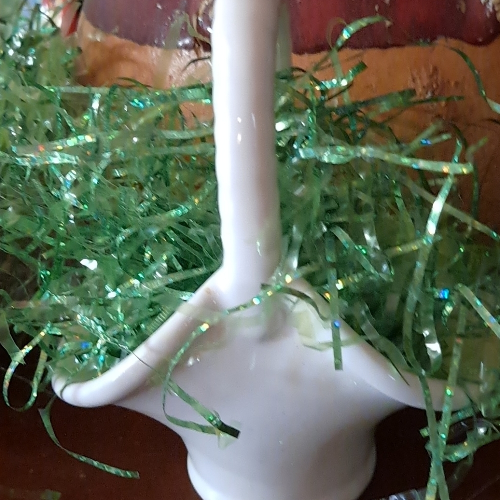 Small ceramic basket